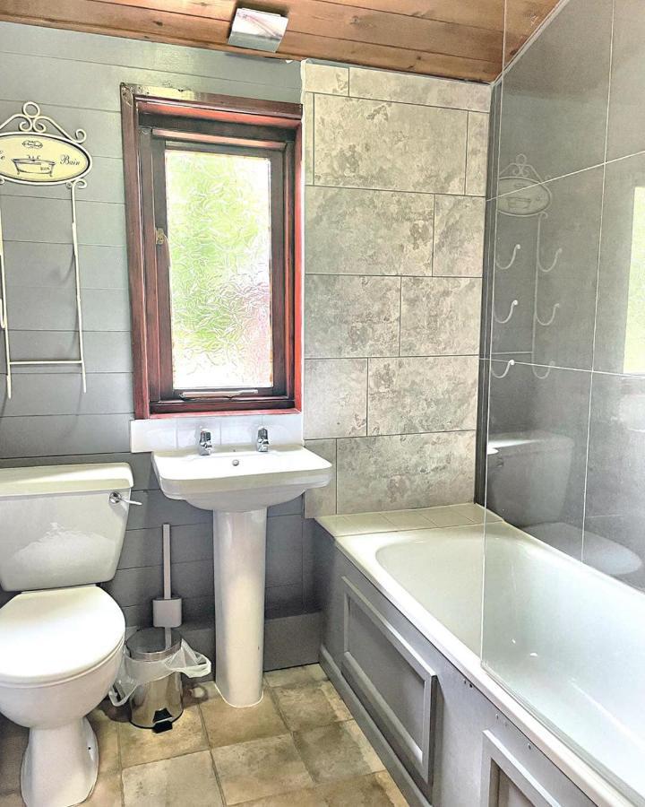 Magpie 2 Hot Tub Huntersmoon-Warminster-Longleat-Wiltshire Exterior foto